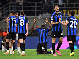 Inter Milan versloeg AC Milan met 3-2